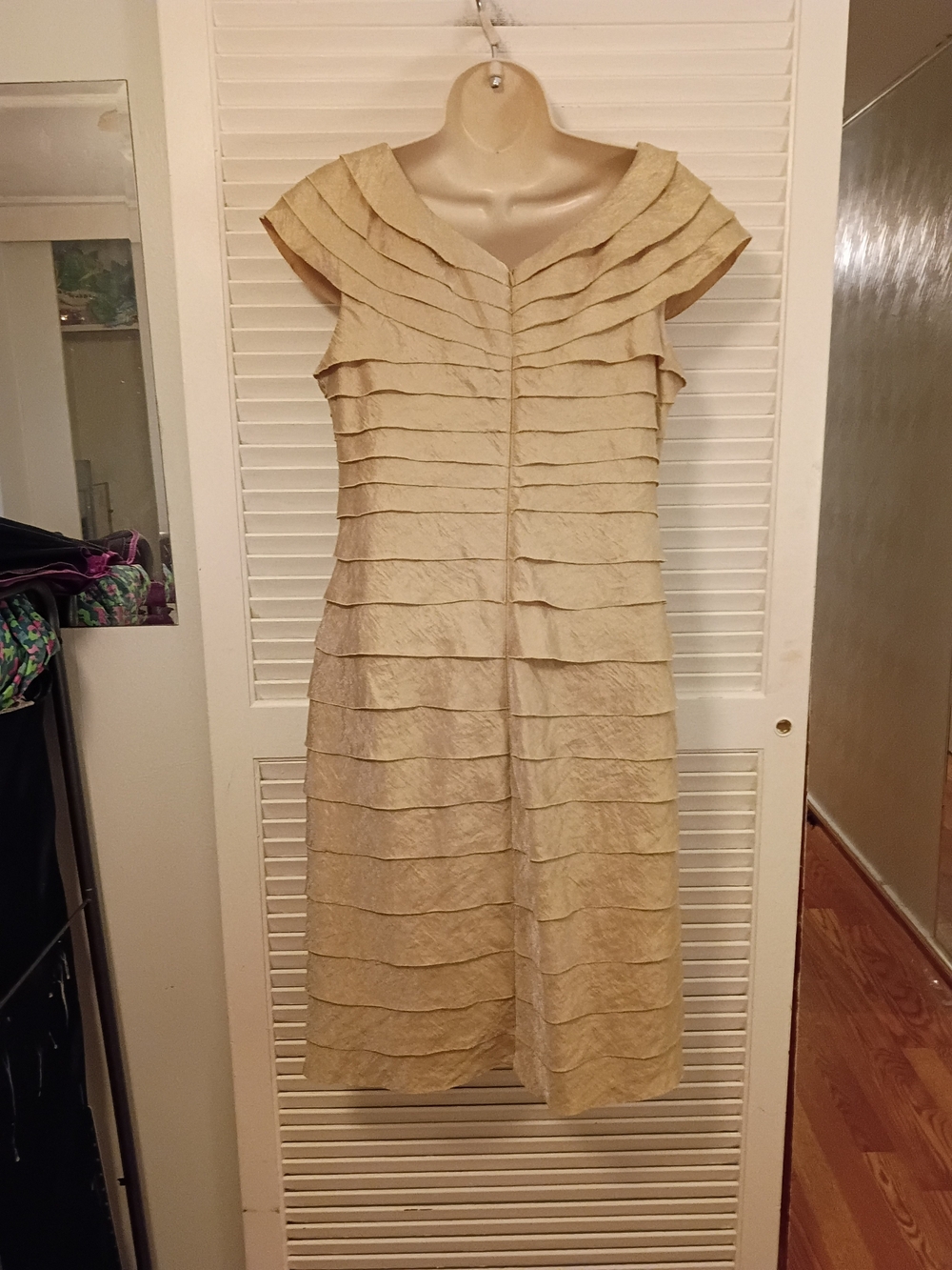 London Times Gold Tiered Sheath Dress with Brooch Detail - Picture 7 of 9